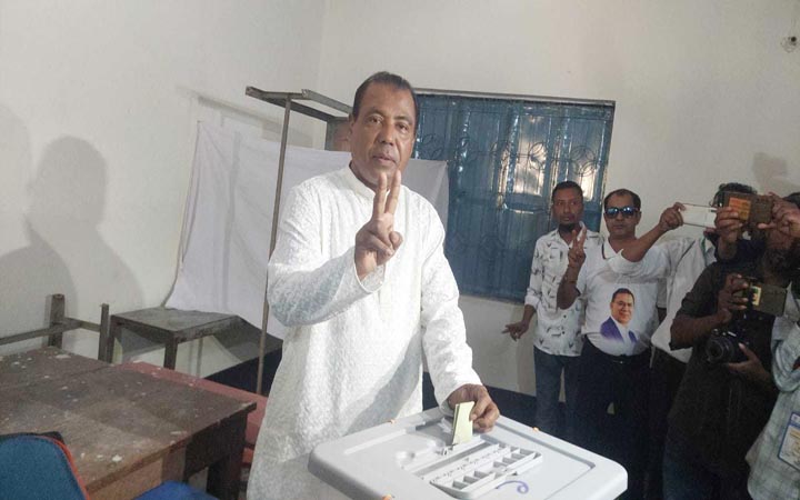 ভোট দিয়ে জয়ের ব্যাপারে আশাবাদী বিএনপি প্রার্থী বাদশা